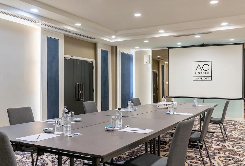 AC Hotel by Marriott Kuantan Exteriör bild
